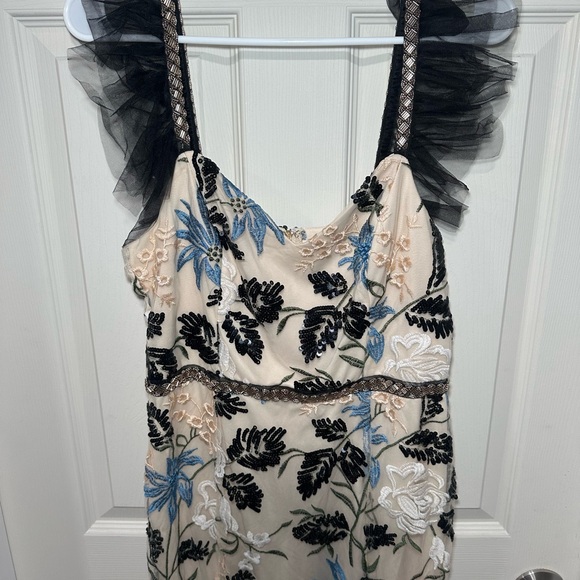 Like new, only worn once! Lulu’s dress size medium that is currently sold out - Picture 4 of 7